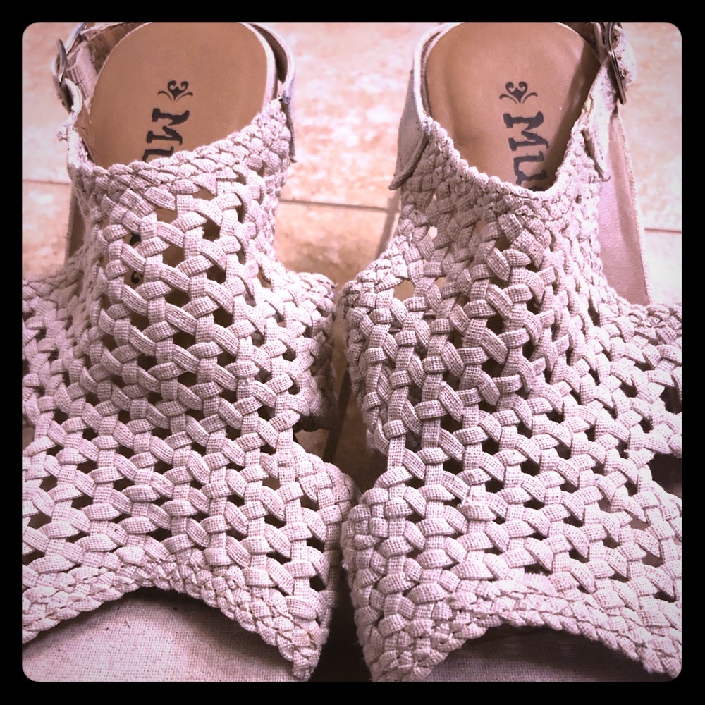 Mudd Wedges